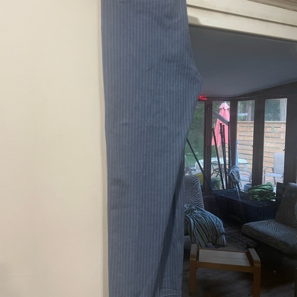 Levis Tapered Pants - Picture 5 of 6